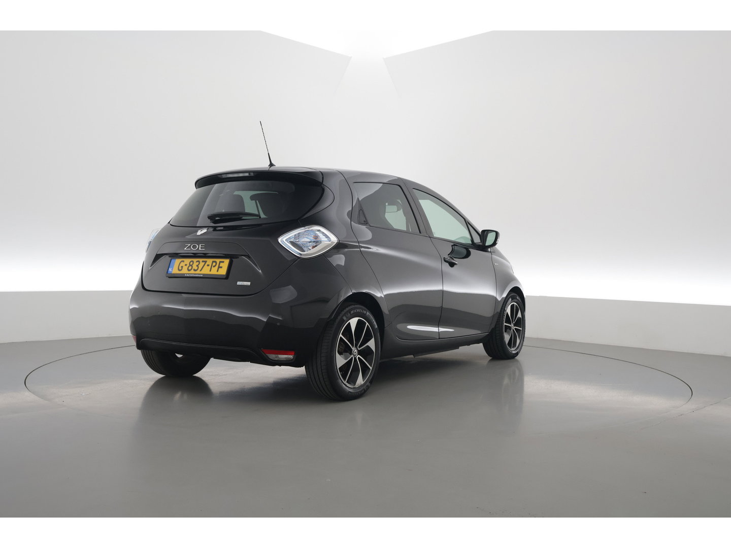 Renault ZOE R110 Iconic 41 kWh | Cruise Control | Bose Audio | Camera + PDC A | Stoelverw. | Navi | Keyless x