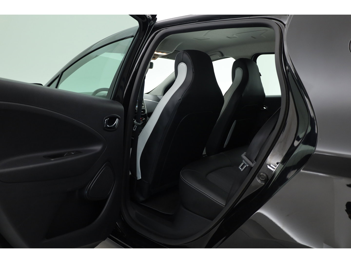 Renault ZOE R110 Iconic 41 kWh | Cruise Control | Bose Audio | Camera + PDC A | Stoelverw. | Navi | Keyless x