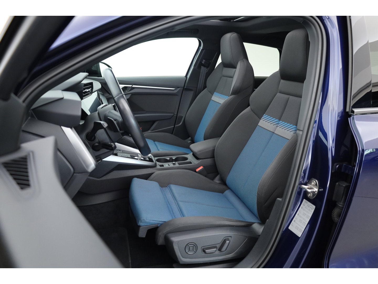 Audi A3 Sportback 45 TFSI e S Line | SOH 96.6% | Pano | Elek. Stoelen | Adapt. Cruise | Camera | Apple CarPlay | Elek. Achterklep | Stoelverw. x