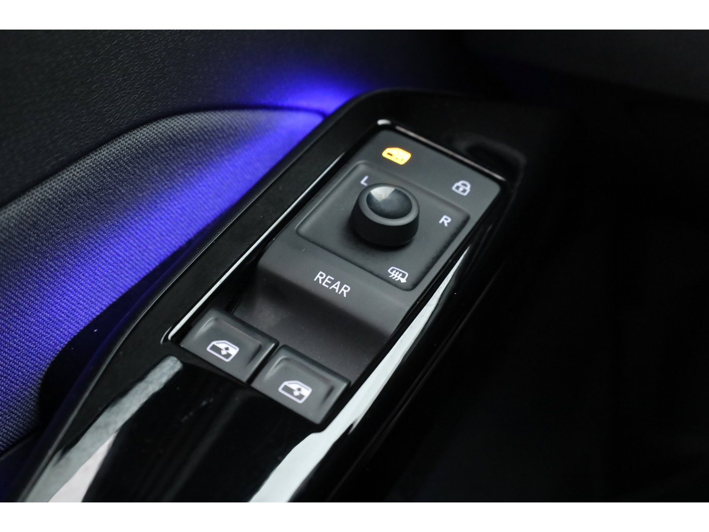 Volkswagen ID.3 First 58 kWh | SOH 92% | Navi | Stoel- Stuurverw. | Adapt. Cruise | Apple CarPlay | PDC