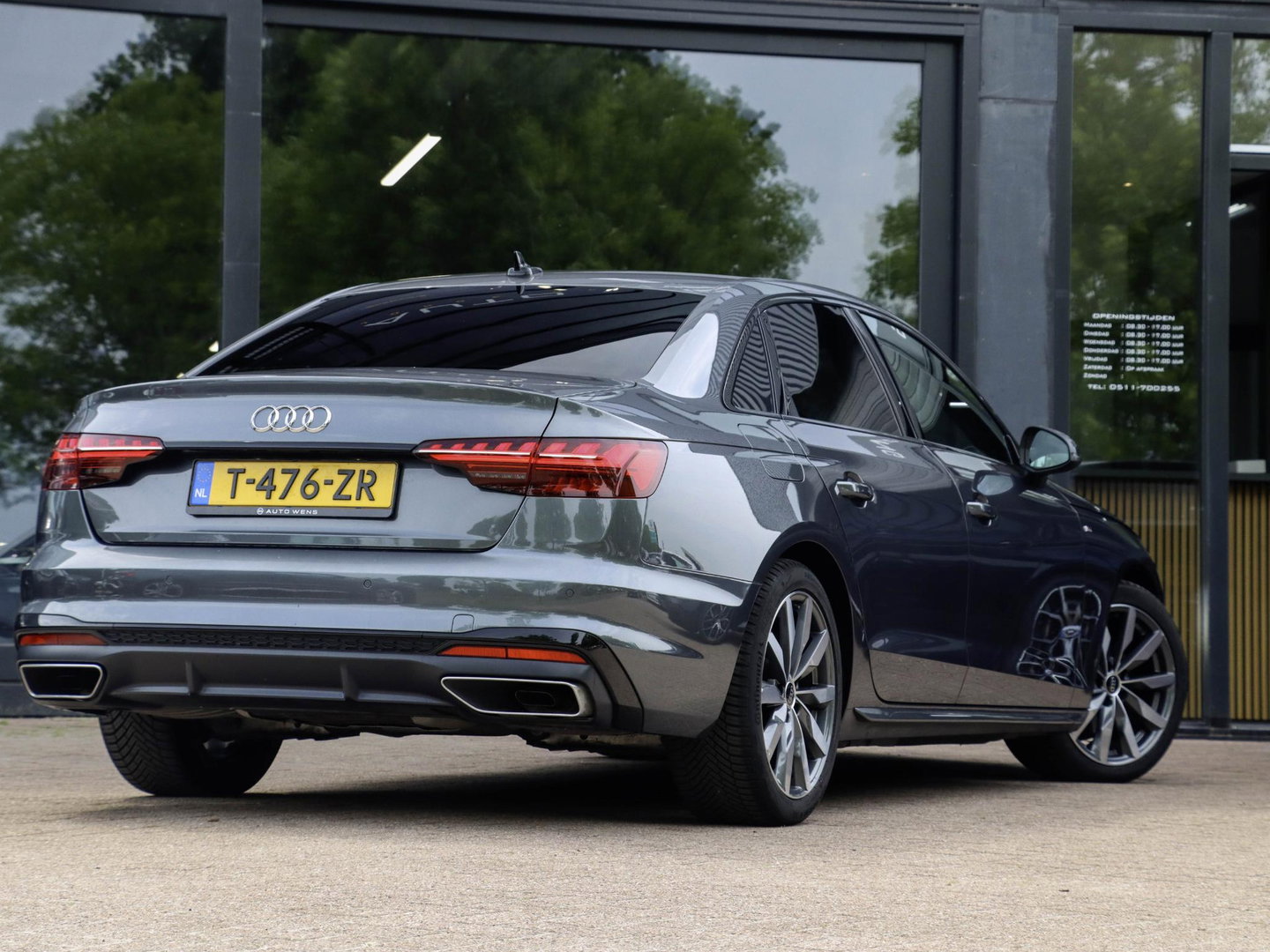 Audi A4 Limousine 40 TFSI S edition Competition 204pk Bang & Olufsen Sportstuur 1e eigenaar 33.750km
