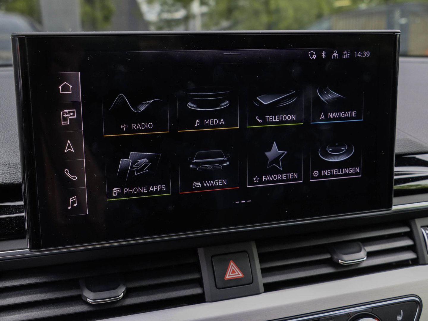 Audi A4 Limousine 40 TFSI S edition Competition 204pk Bang & Olufsen Sportstuur 1e eigenaar 33.750km