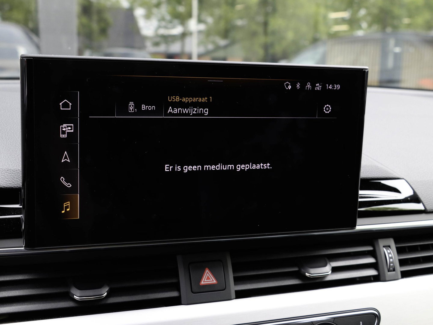 Audi A4 Limousine 40 TFSI S edition Competition 204pk Bang & Olufsen Sportstuur 1e eigenaar 33.750km