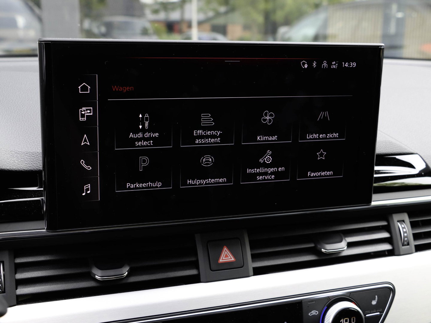 Audi A4 Limousine 40 TFSI S edition Competition 204pk Bang & Olufsen Sportstuur 1e eigenaar 33.750km