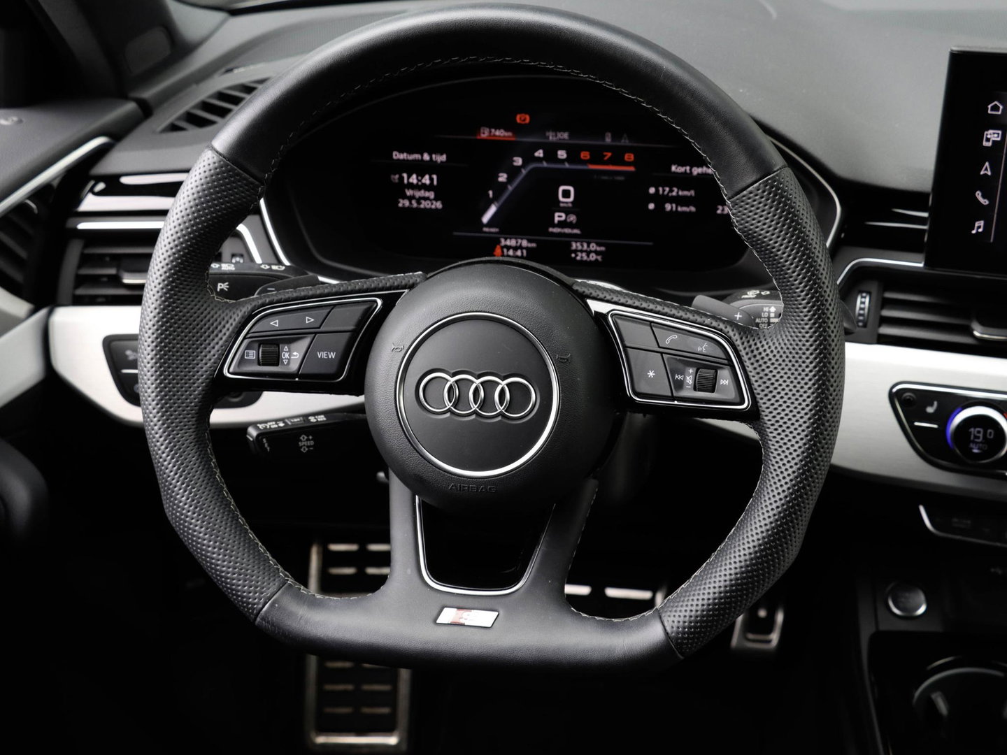 Audi A4 Limousine 40 TFSI S edition Competition 204pk Bang & Olufsen Sportstuur 1e eigenaar 33.750km