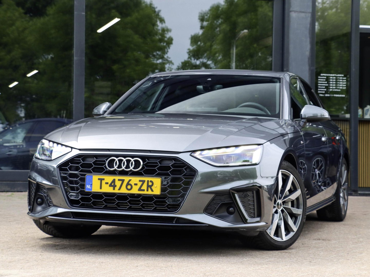 Audi A4 Limousine 40 TFSI S edition Competition 204pk Bang & Olufsen Sportstuur 1e eigenaar 33.750km