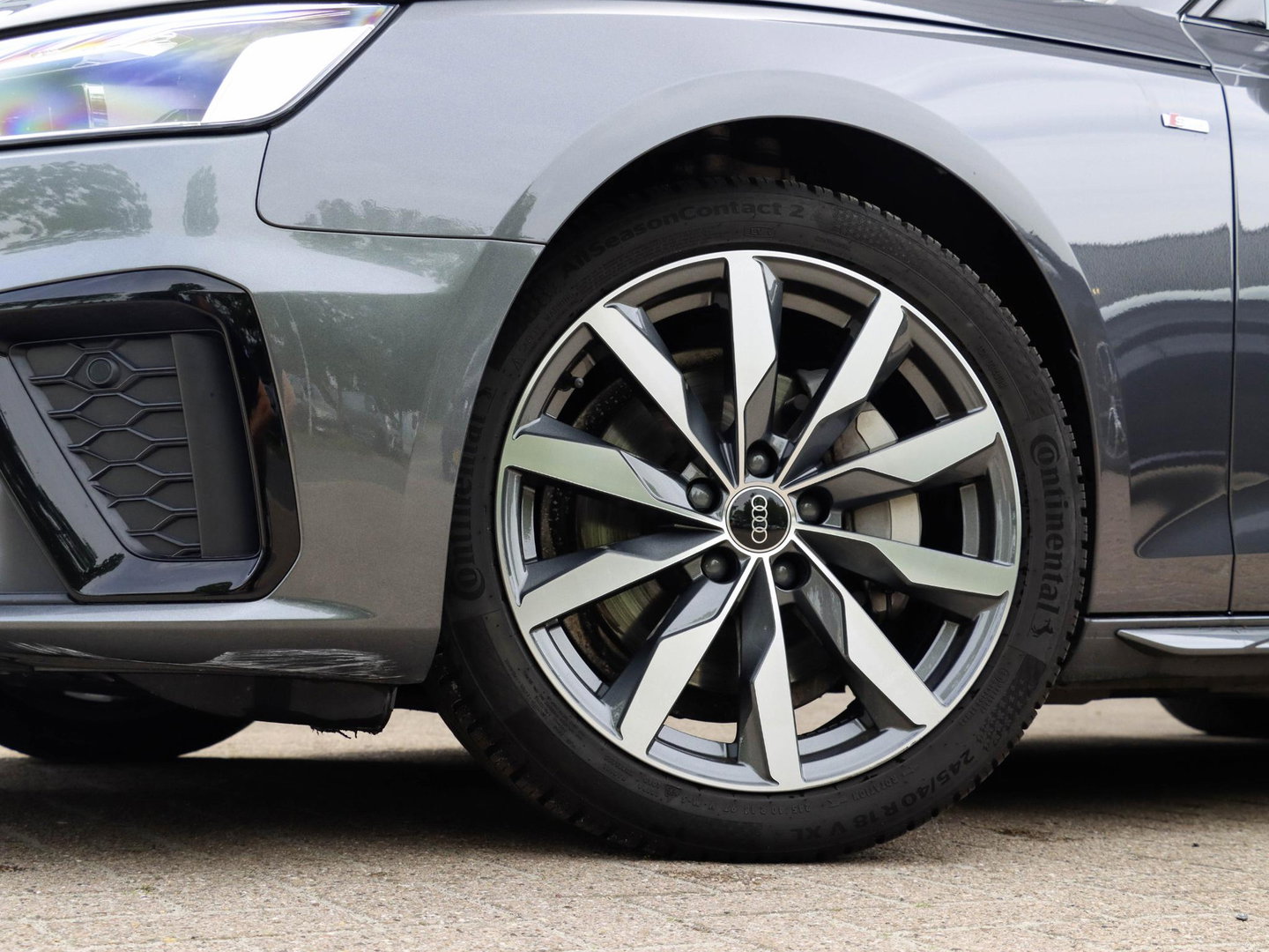 Audi A4 Limousine 40 TFSI S edition Competition 204pk Bang & Olufsen Sportstuur 1e eigenaar 33.750km
