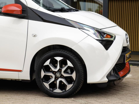 Toyota Aygo 1.0 VVT-i X-clusiv Automaat 5d