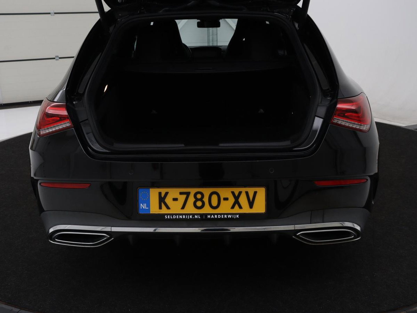 Mercedes-Benz CLA-Klasse Shooting Brake 200 AMG Line | Leder/Alcantara | Trekhaak | Carplay | Widescreen | Navigatie | Full LED | Camera | 18'' | Park Assist | Climate control | Bluetooth