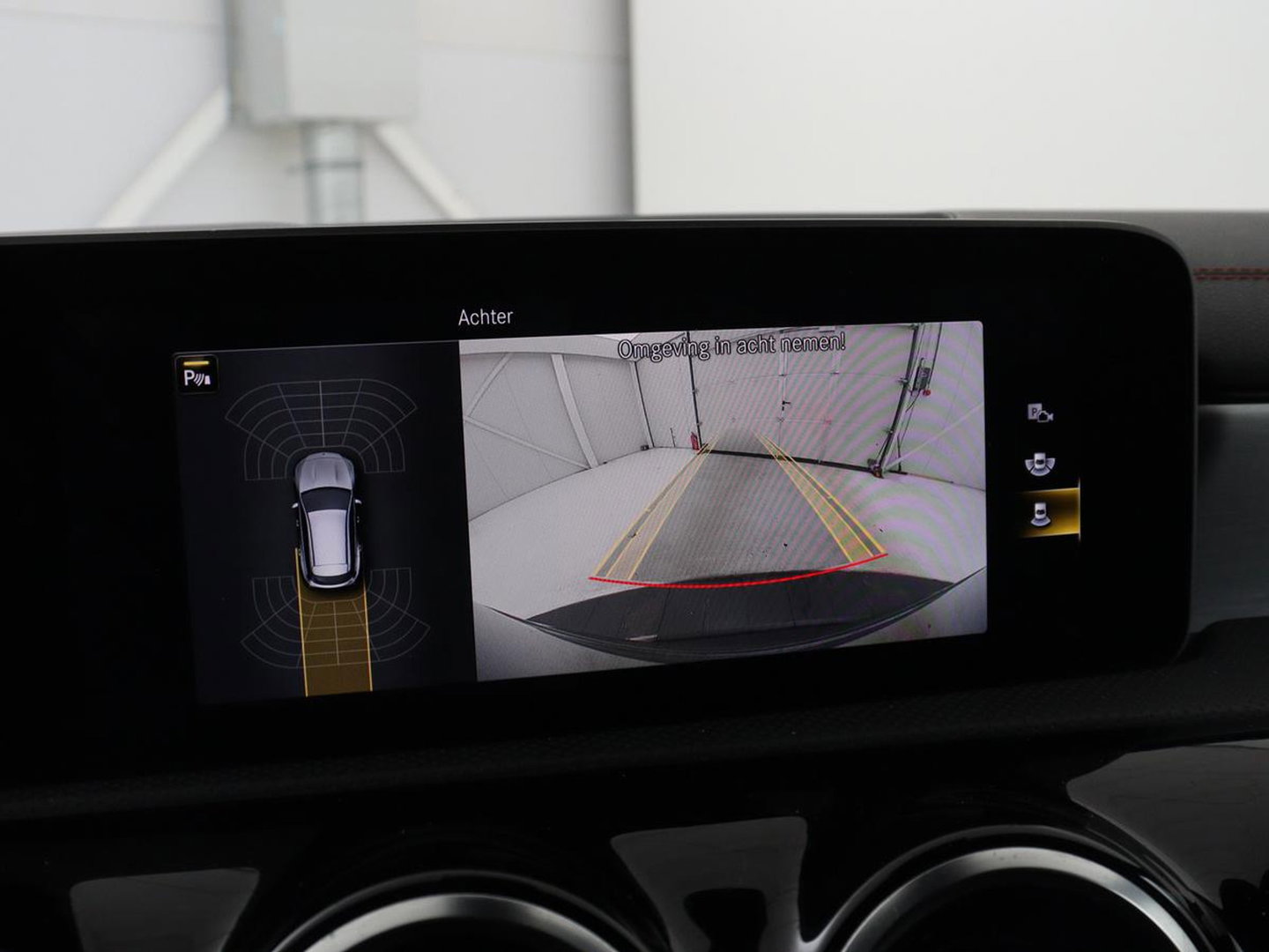 Mercedes-Benz CLA-Klasse Shooting Brake 200 AMG Line | Leder/Alcantara | Trekhaak | Carplay | Widescreen | Navigatie | Full LED | Camera | 18'' | Park Assist | Climate control | Bluetooth