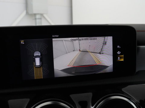 Mercedes-Benz CLA-Klasse Shooting Brake 200 AMG Line | Leder/Alcantara | Trekhaak | Carplay | Widescreen | Navigatie | Full LED | Camera | 18'' | Park Assist | Climate control | Bluetooth
