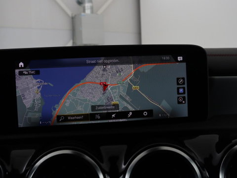 Mercedes-Benz CLA-Klasse Shooting Brake 200 AMG Line | Leder/Alcantara | Trekhaak | Carplay | Widescreen | Navigatie | Full LED | Camera | 18'' | Park Assist | Climate control | Bluetooth
