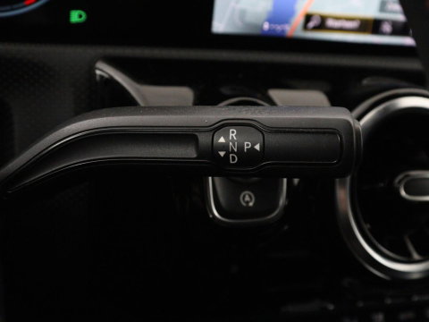 Mercedes-Benz CLA-Klasse Shooting Brake 200 AMG Line | Leder/Alcantara | Trekhaak | Carplay | Widescreen | Navigatie | Full LED | Camera | 18'' | Park Assist | Climate control | Bluetooth