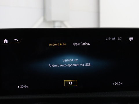 Mercedes-Benz CLA-Klasse Shooting Brake 200 AMG Line | Leder/Alcantara | Trekhaak | Carplay | Widescreen | Navigatie | Full LED | Camera | 18'' | Park Assist | Climate control | Bluetooth