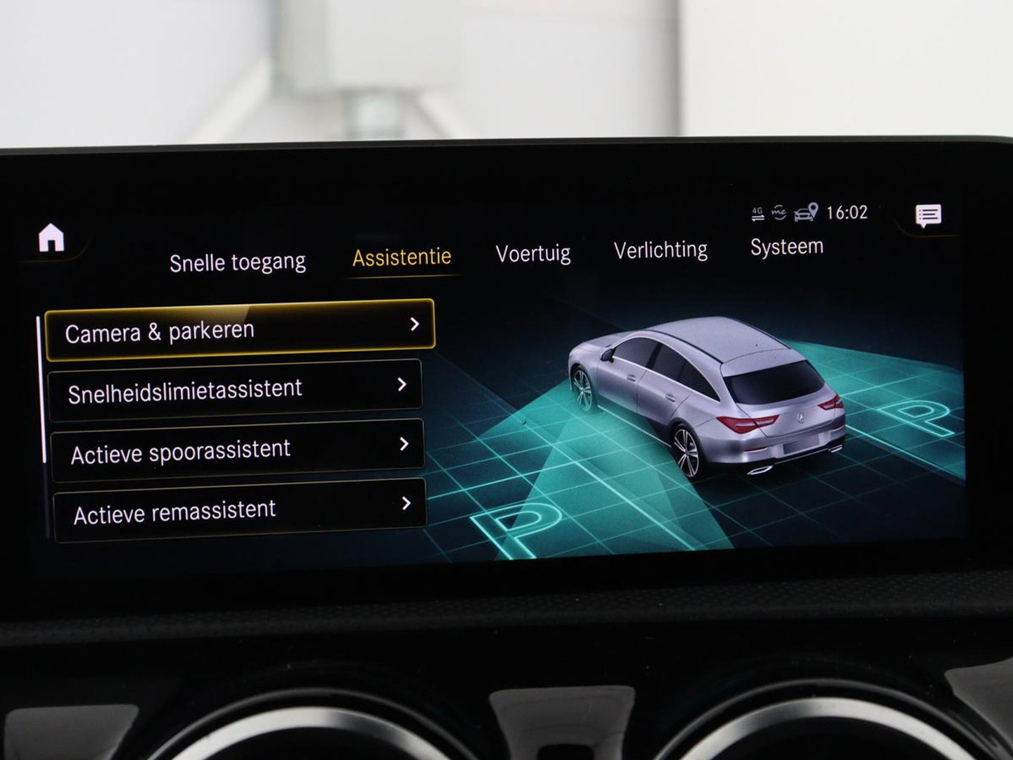 Mercedes-Benz CLA-Klasse Shooting Brake 200 AMG Line | Leder/Alcantara | Trekhaak | Carplay | Widescreen | Navigatie | Full LED | Camera | 18'' | Park Assist | Climate control | Bluetooth