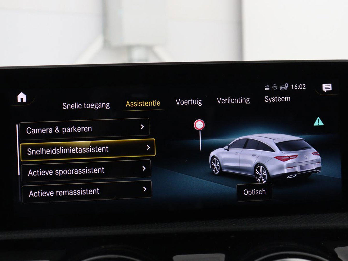 Mercedes-Benz CLA-Klasse Shooting Brake 200 AMG Line | Leder/Alcantara | Trekhaak | Carplay | Widescreen | Navigatie | Full LED | Camera | 18'' | Park Assist | Climate control | Bluetooth