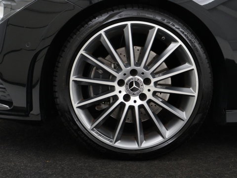 Mercedes-Benz CLA-Klasse Shooting Brake 200 AMG Line | Leder/Alcantara | Trekhaak | Carplay | Widescreen | Navigatie | Full LED | Camera | 18'' | Park Assist | Climate control | Bluetooth