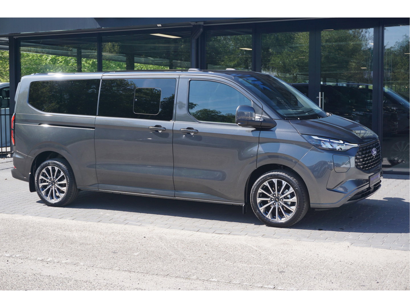 Ford Transit Custom Tourneo 340L 2.5 PHEV 233PK Titanium X PRIJS INCL. BPM Luxe 8 Zits, Leder, 19" LM, B&O, Elek. Schuifeur, Pano, Trekhaak!! NR. TR7