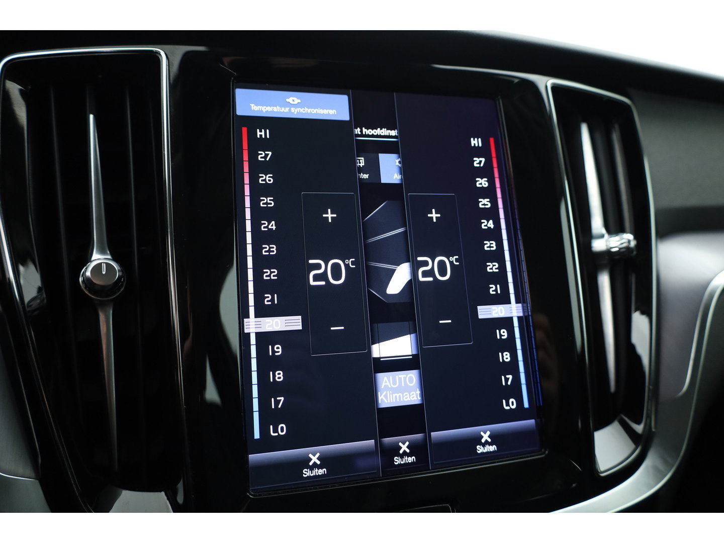 Volvo V60 2.0 T6 Recharge AWD Inscription | Leer | Trekhaak wegklapbaar | Camera |