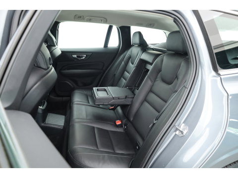 Volvo V60 2.0 T6 Recharge AWD Inscription | Leer | Trekhaak wegklapbaar | Camera |