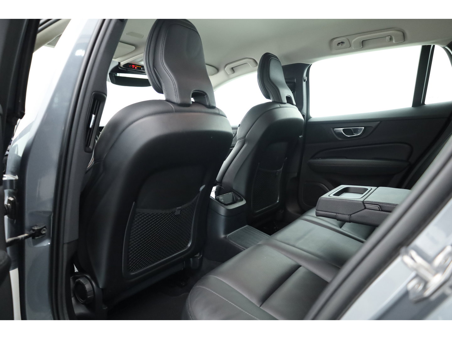 Volvo V60 2.0 T6 Recharge AWD Inscription | Leer | Trekhaak wegklapbaar | Camera |