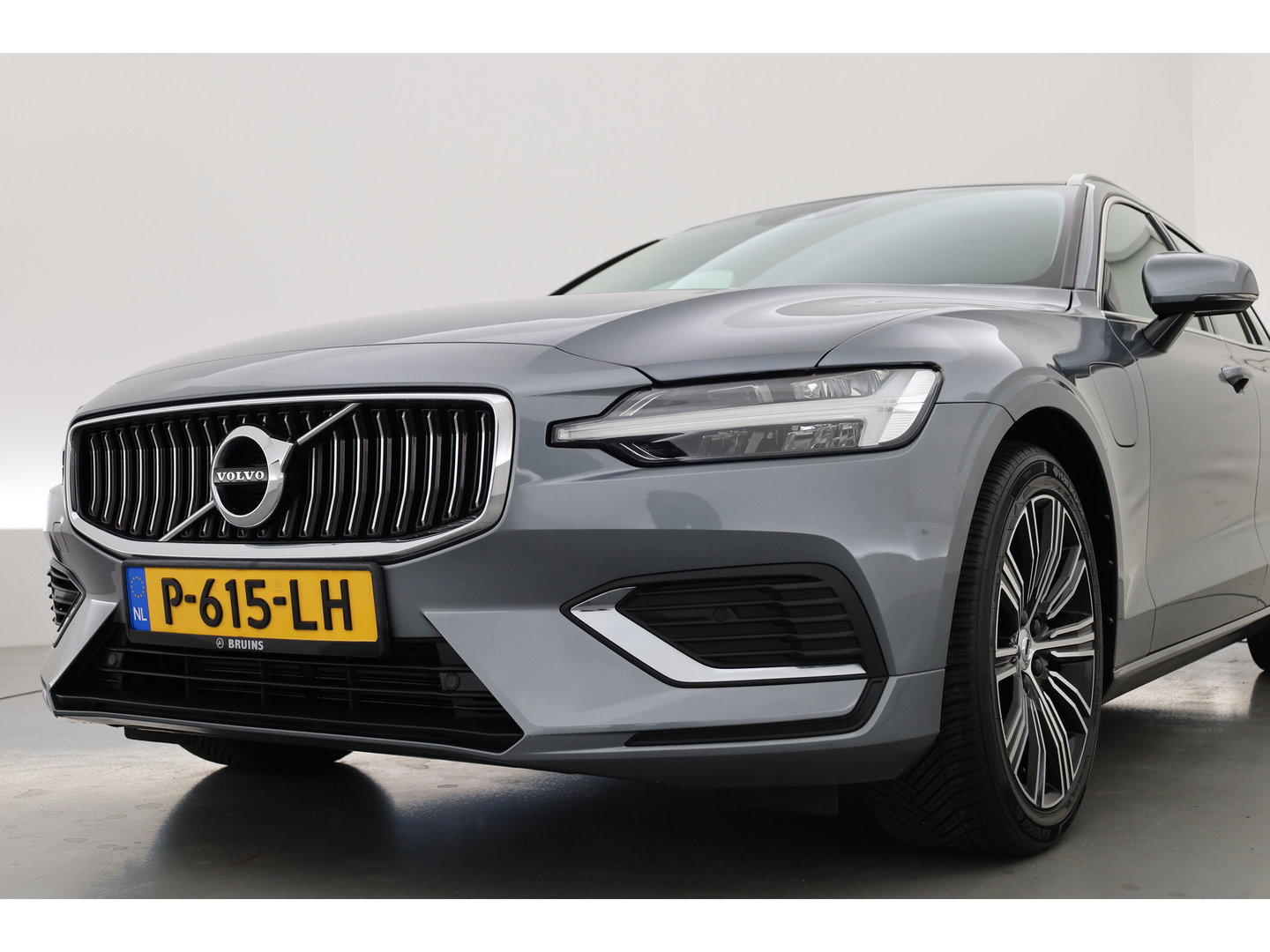 Volvo V60 2.0 T6 Recharge AWD Inscription | Leer | Trekhaak wegklapbaar | Camera |