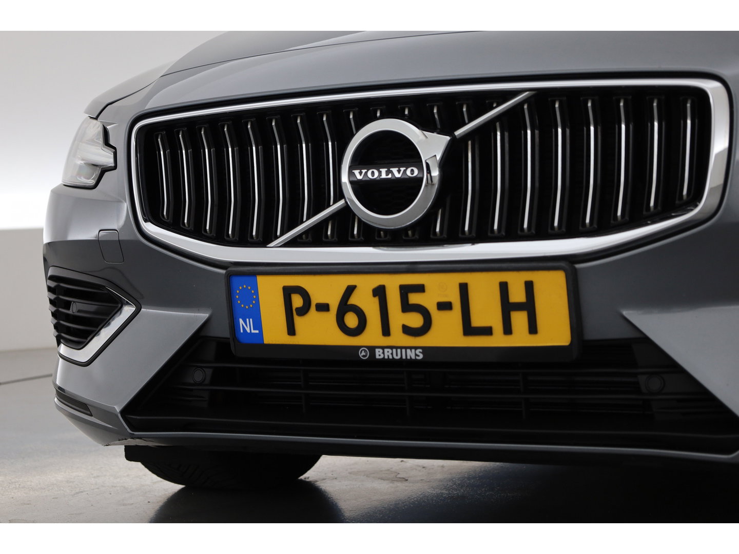 Volvo V60 2.0 T6 Recharge AWD Inscription | Leer | Trekhaak wegklapbaar | Camera |