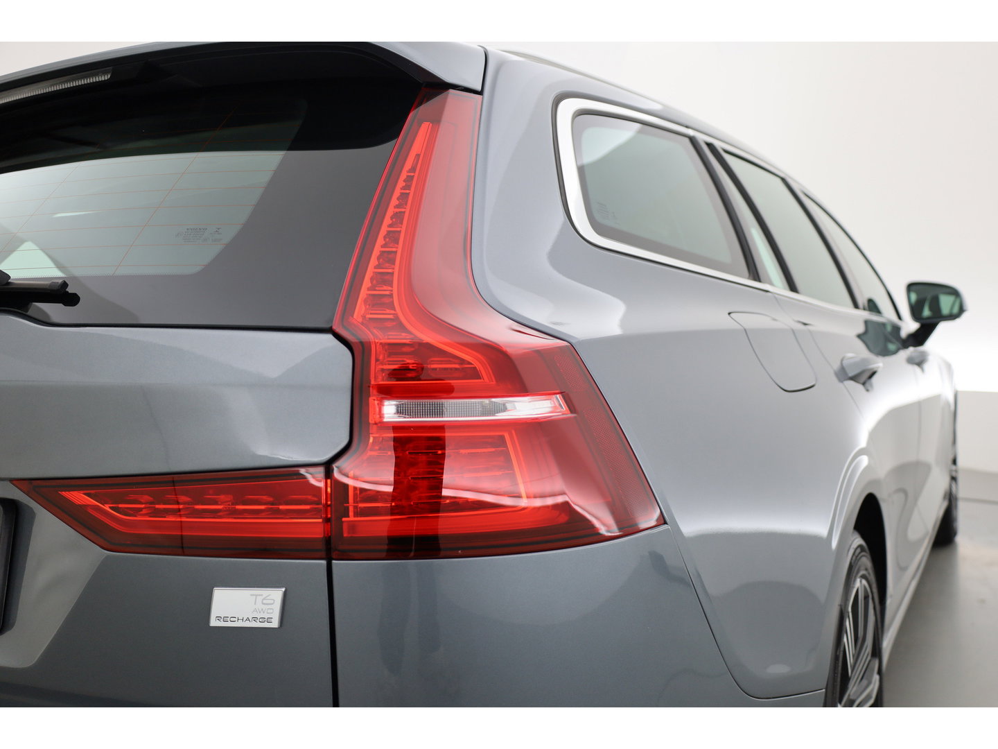 Volvo V60 2.0 T6 Recharge AWD Inscription | Leer | Trekhaak wegklapbaar | Camera |