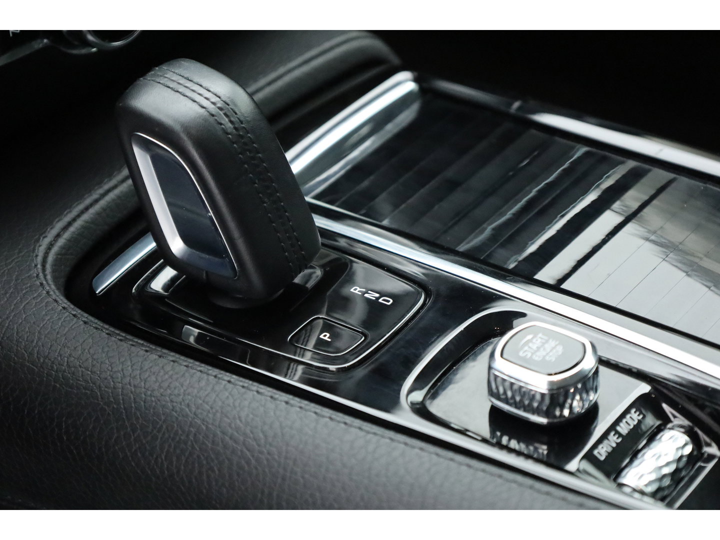 Volvo V60 2.0 T6 Recharge AWD Inscription | Leer | Trekhaak wegklapbaar | Camera |