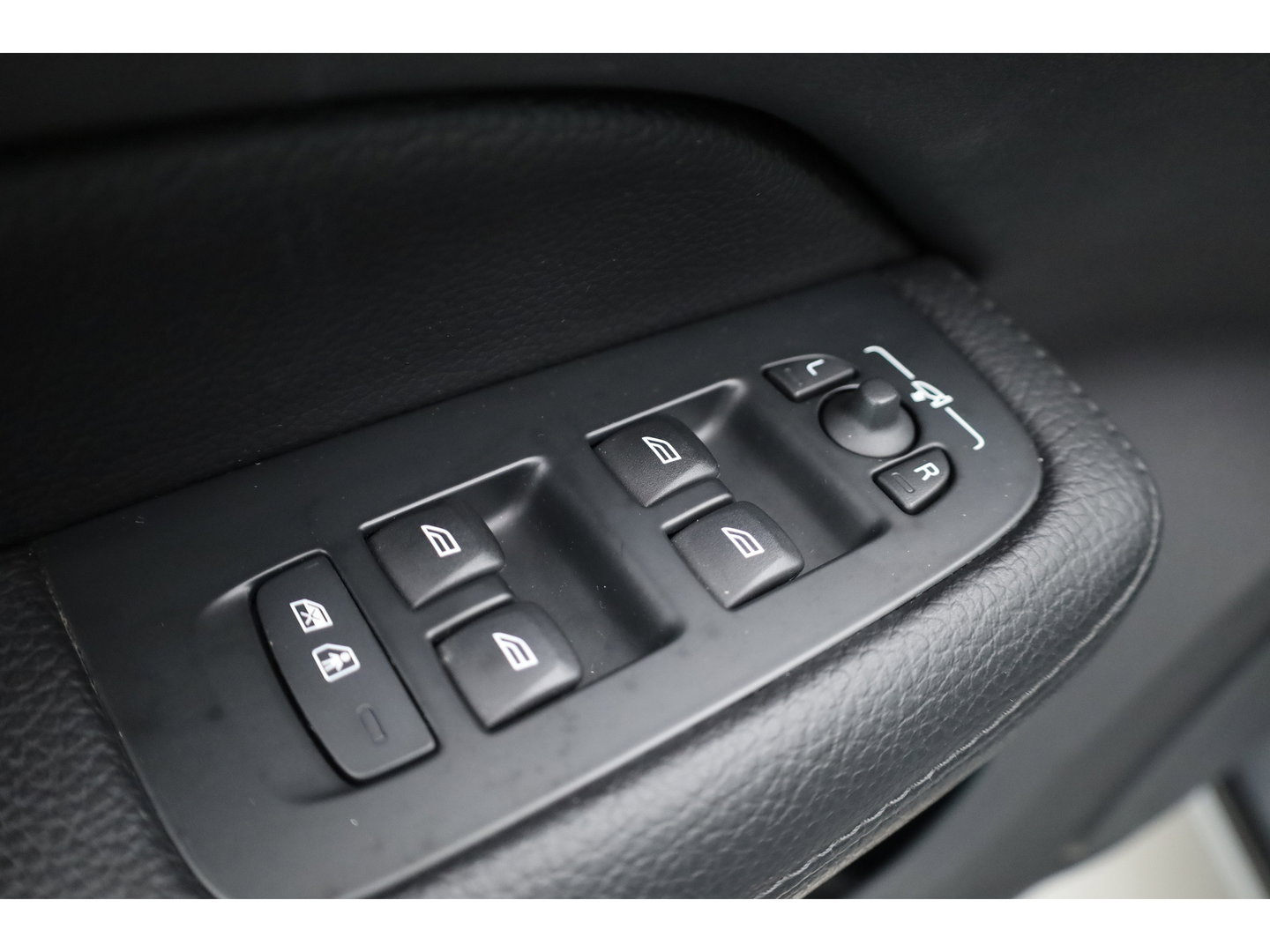 Volvo V60 2.0 T6 Recharge AWD Inscription | Leer | Trekhaak wegklapbaar | Camera |