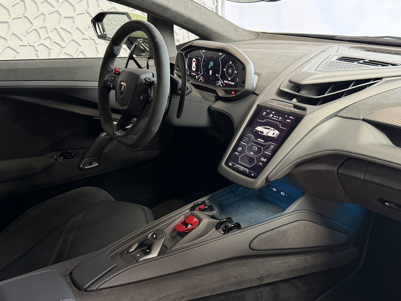 Lamborghini Revuelto
