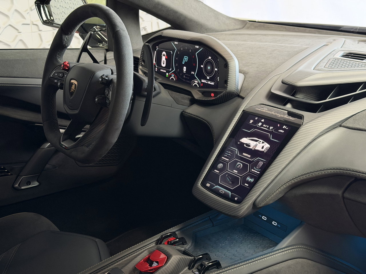 Lamborghini Revuelto