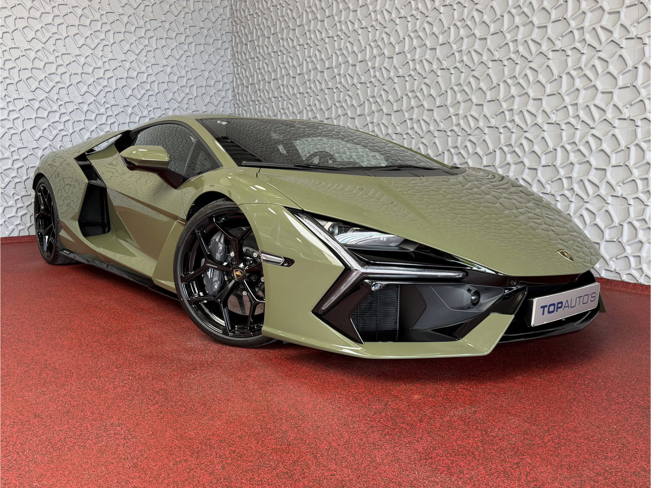 Lamborghini Revuelto