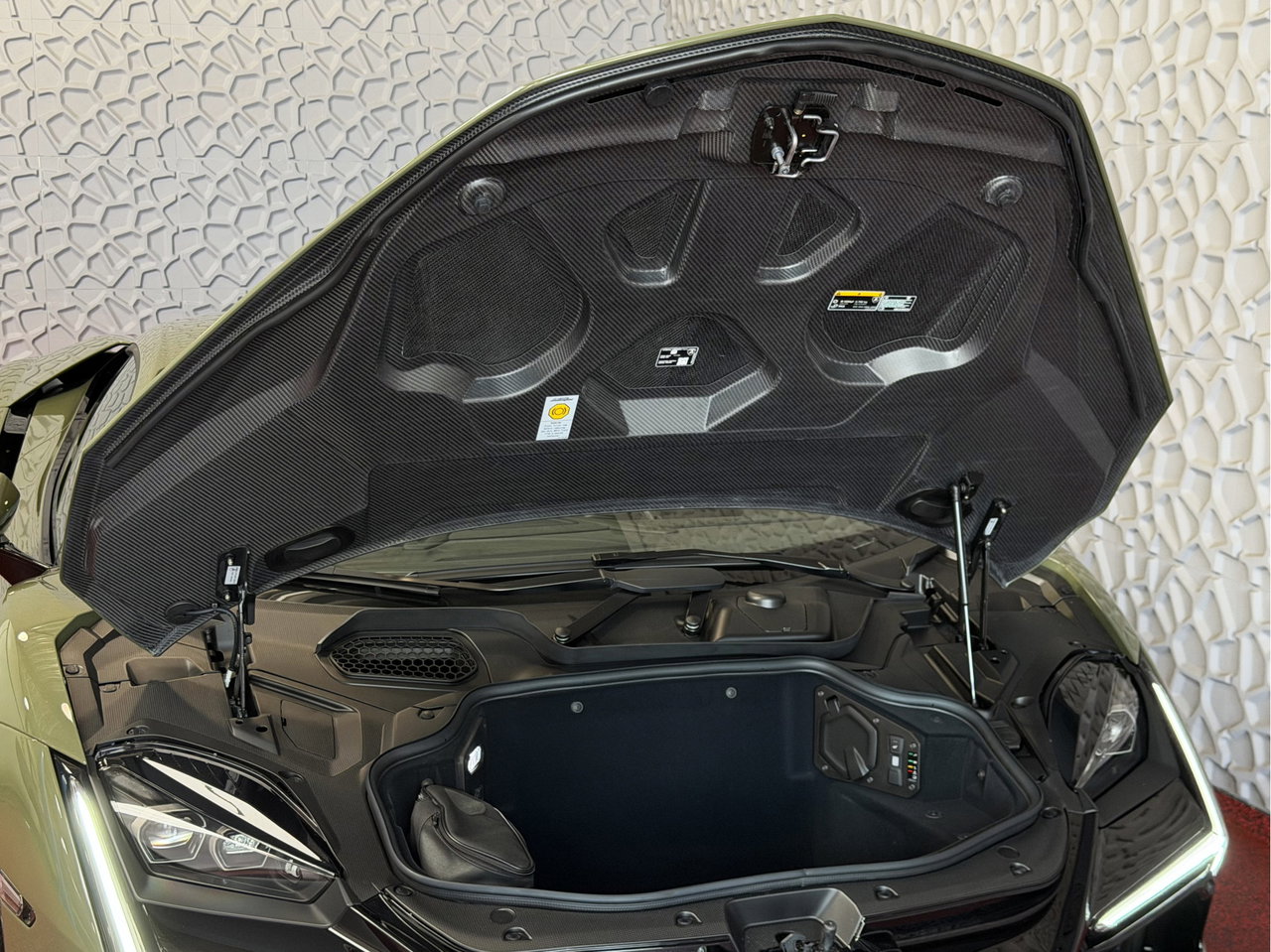 Lamborghini Revuelto