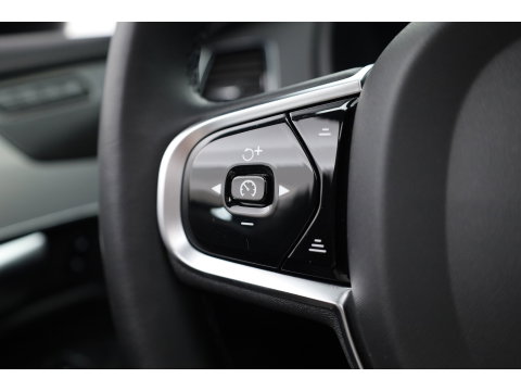 Volvo XC90 2.0 T8 Recharge AWD Ultimate Dark | Pano | Elek. Trekhaak | HUD | Memory | Harman Kardon | Keyless | Stoel-Stuurverw. | x