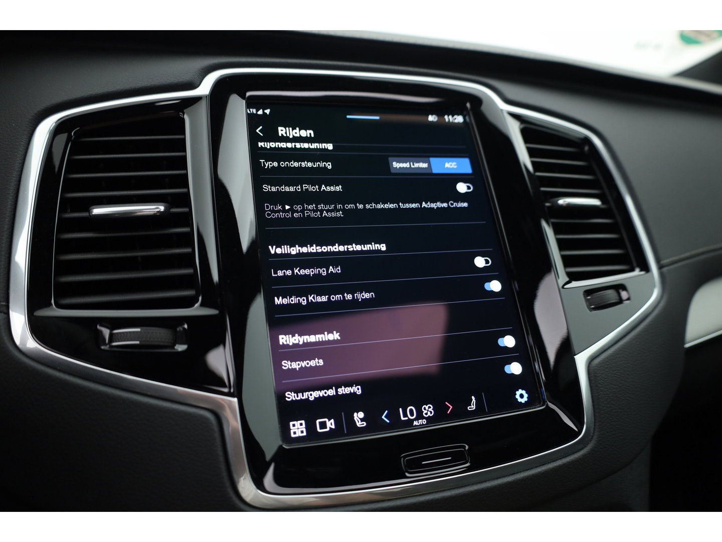 Volvo XC90 2.0 T8 Recharge AWD Ultimate Dark | Pano | Elek. Trekhaak | HUD | Memory | Harman Kardon | Keyless | Stoel-Stuurverw. | x