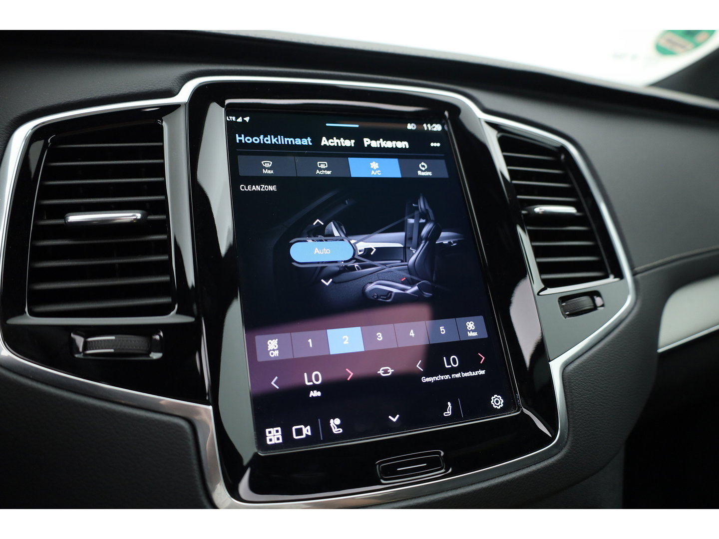 Volvo XC90 2.0 T8 Recharge AWD Ultimate Dark | Pano | Elek. Trekhaak | HUD | Memory | Harman Kardon | Keyless | Stoel-Stuurverw. | x