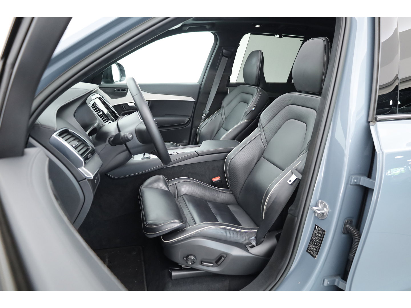 Volvo XC90 2.0 T8 Recharge AWD Ultimate Dark | Pano | Elek. Trekhaak | HUD | Memory | Harman Kardon | Keyless | Stoel-Stuurverw. | x