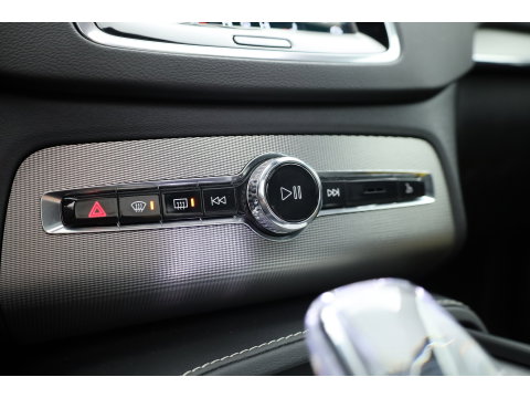 Volvo XC90 2.0 T8 Recharge AWD Ultimate Dark | Pano | Elek. Trekhaak | HUD | Memory | Harman Kardon | Keyless | Stoel-Stuurverw. | x