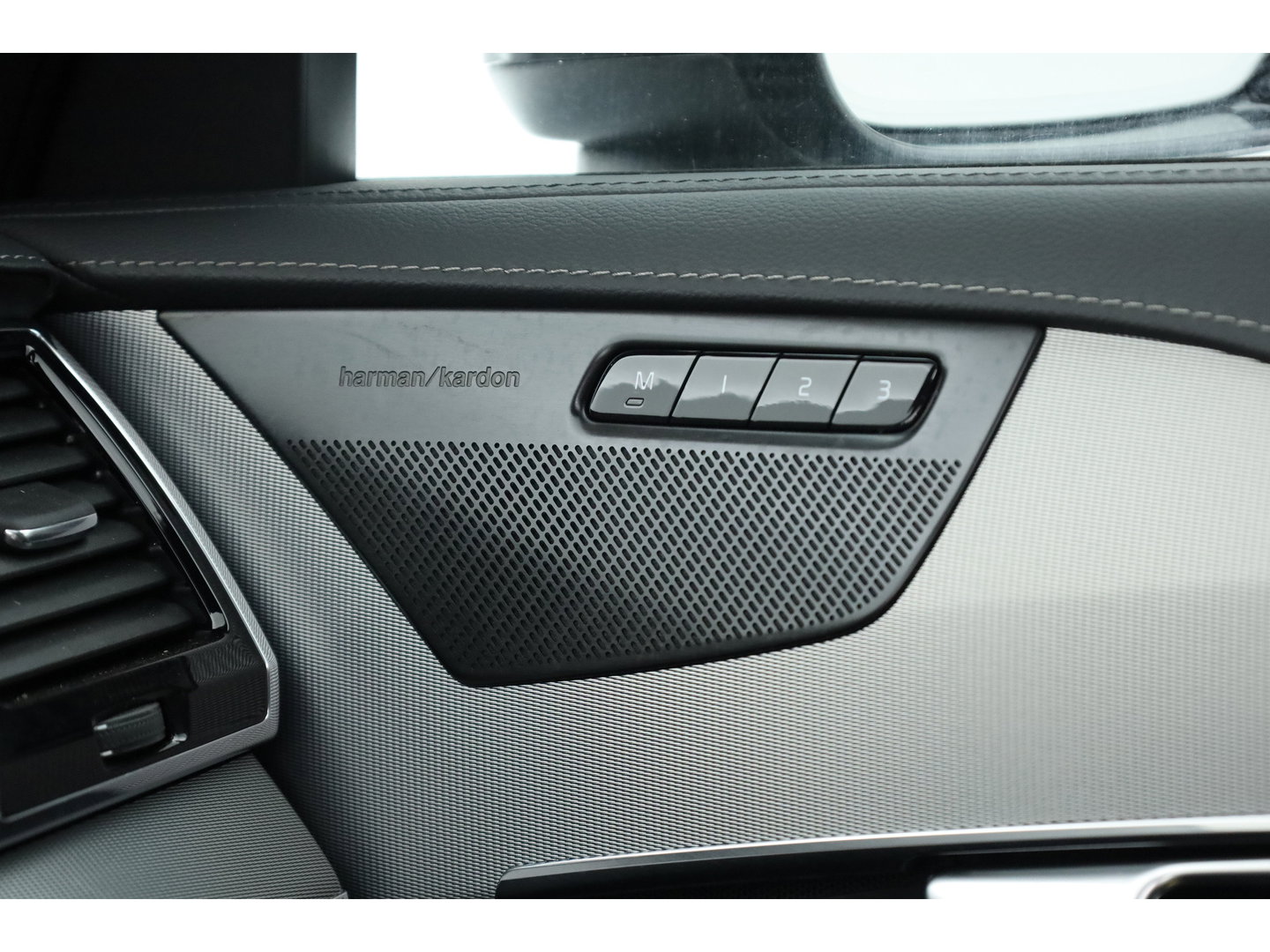 Volvo XC90 2.0 T8 Recharge AWD Ultimate Dark | Pano | Elek. Trekhaak | HUD | Memory | Harman Kardon | Keyless | Stoel-Stuurverw. | x