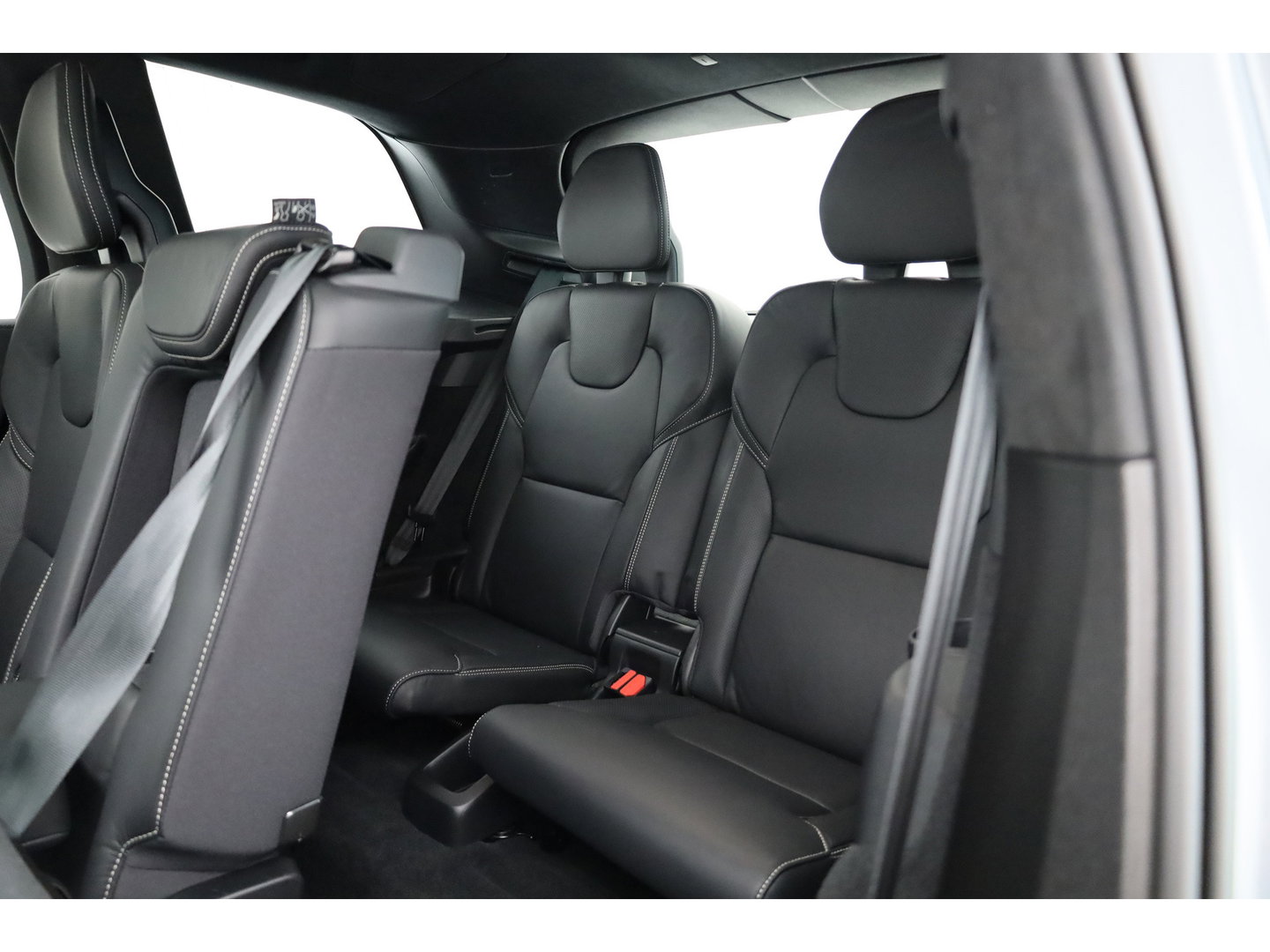 Volvo XC90 2.0 T8 Recharge AWD Ultimate Dark | Pano | Elek. Trekhaak | HUD | Memory | Harman Kardon | Keyless | Stoel-Stuurverw. | x