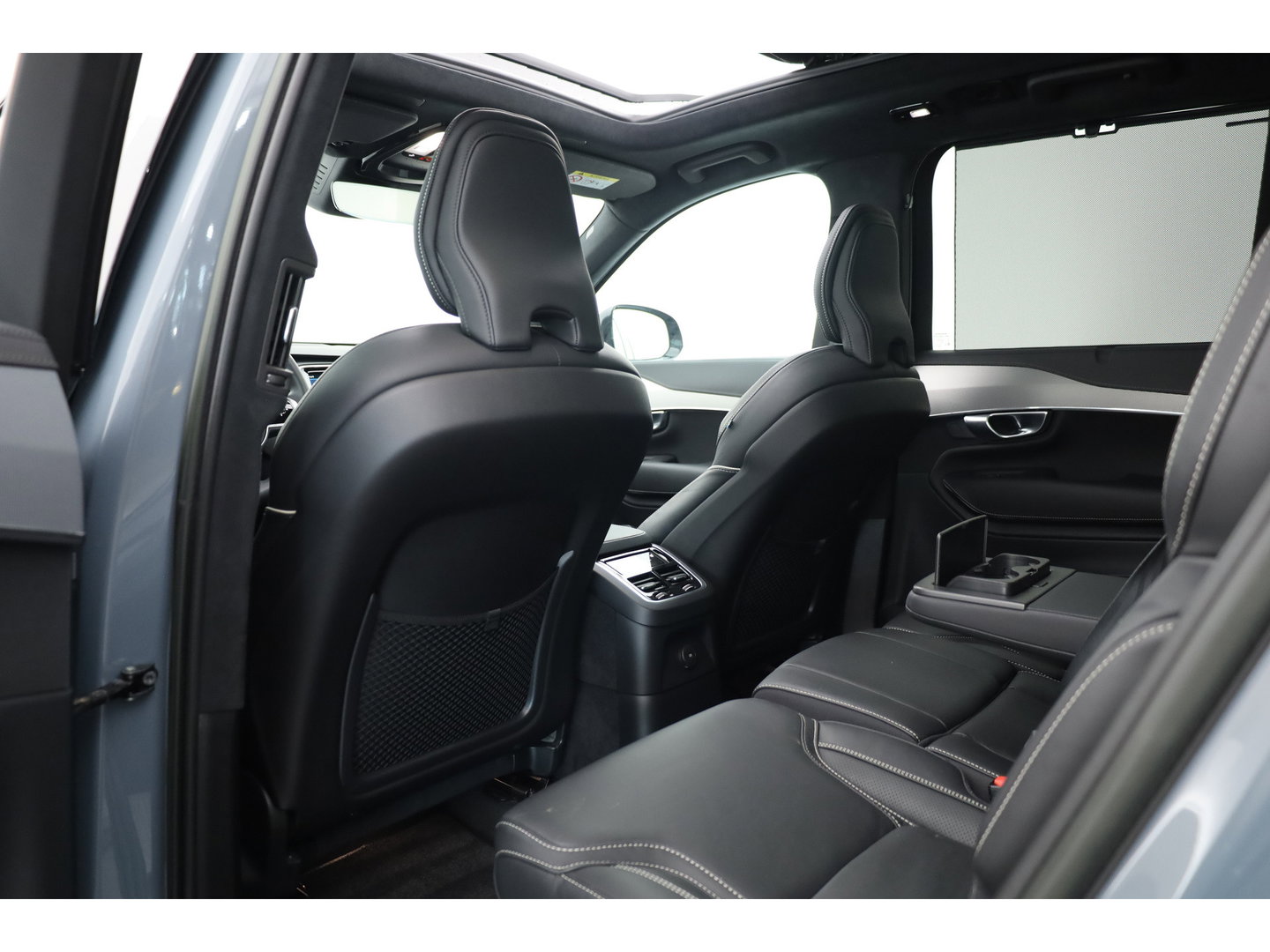 Volvo XC90 2.0 T8 Recharge AWD Ultimate Dark | Pano | Elek. Trekhaak | HUD | Memory | Harman Kardon | Keyless | Stoel-Stuurverw. | x