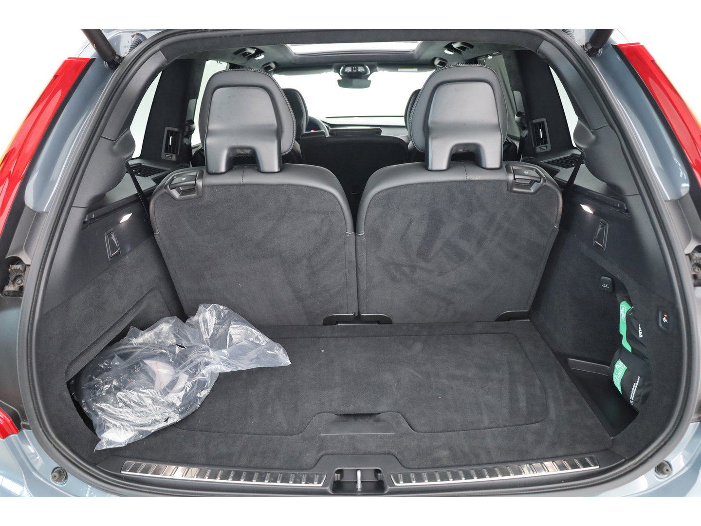 Volvo XC90 2.0 T8 Recharge AWD Ultimate Dark | Pano | Elek. Trekhaak | HUD | Memory | Harman Kardon | Keyless | Stoel-Stuurverw. | x