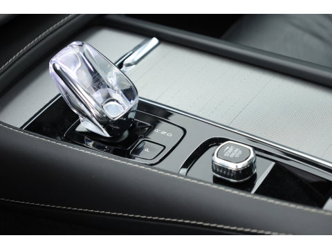 Volvo XC90 2.0 T8 Recharge AWD Ultimate Dark | Pano | Elek. Trekhaak | HUD | Memory | Harman Kardon | Keyless | Stoel-Stuurverw. | x