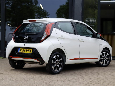 Toyota Aygo 1.0 VVT-i X-clusiv Automaat 5d