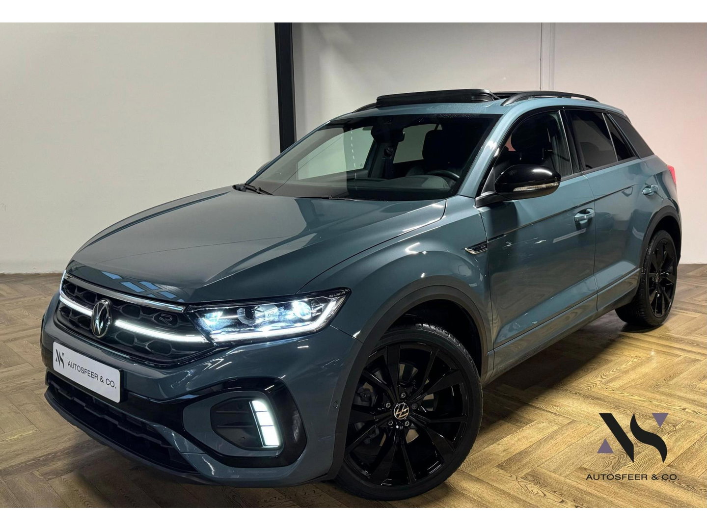Volkswagen T-Roc 1.5 TSI R-Line Business PANO KEYLESS