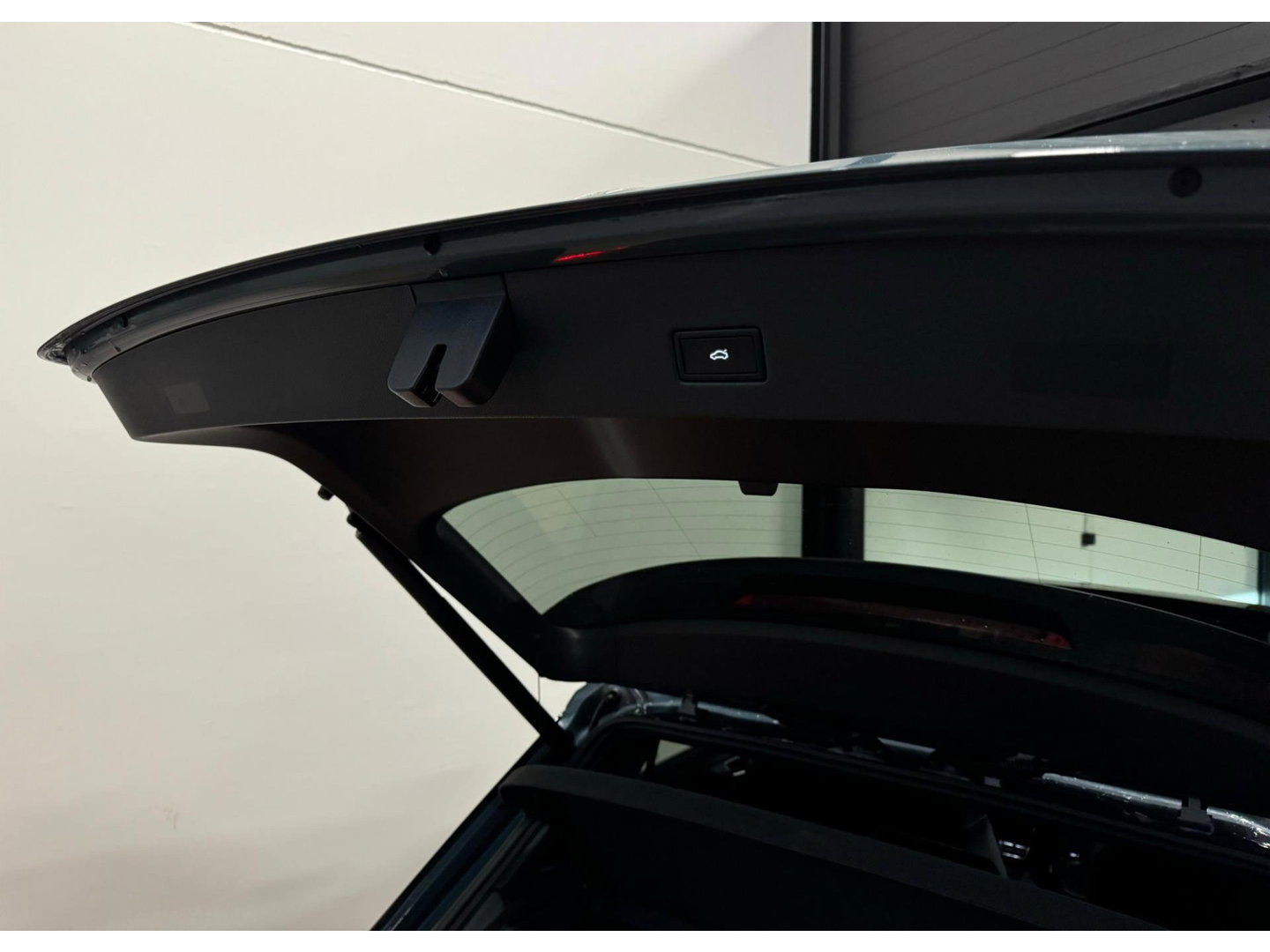 Volkswagen T-Roc 1.5 TSI R-Line Business PANO KEYLESS