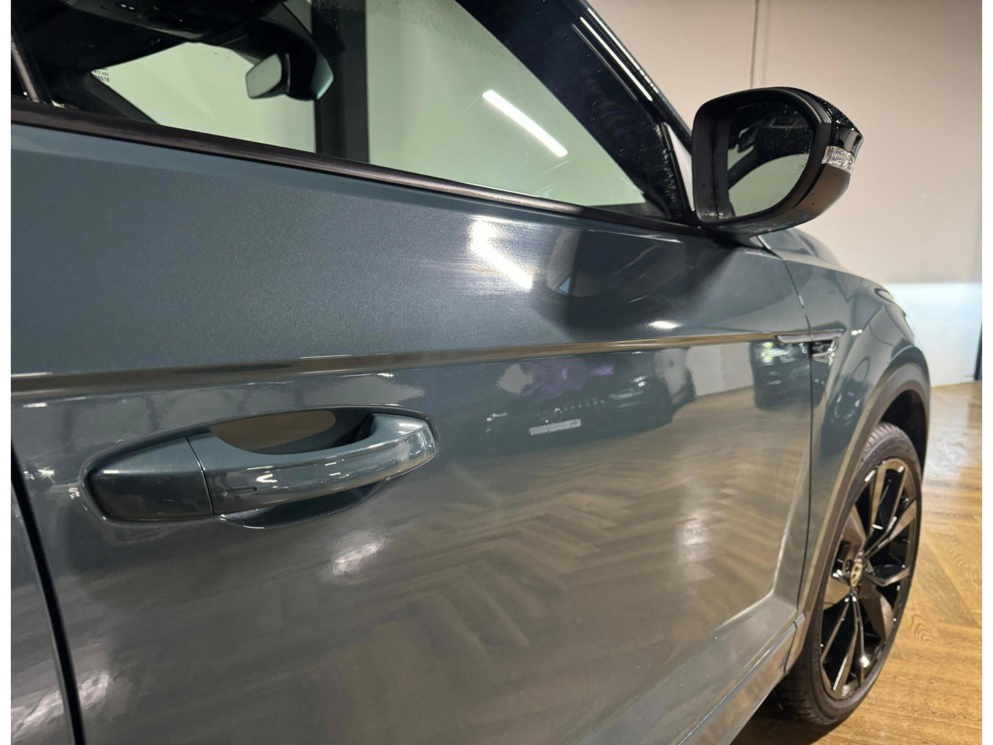 Volkswagen T-Roc 1.5 TSI R-Line Business PANO KEYLESS