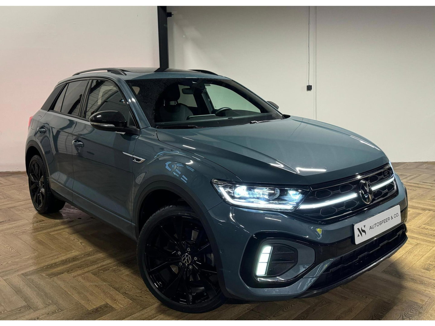 Volkswagen T-Roc 1.5 TSI R-Line Business PANO KEYLESS