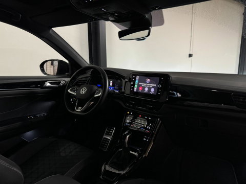 Volkswagen T-Roc 1.5 TSI R-Line Business PANO KEYLESS